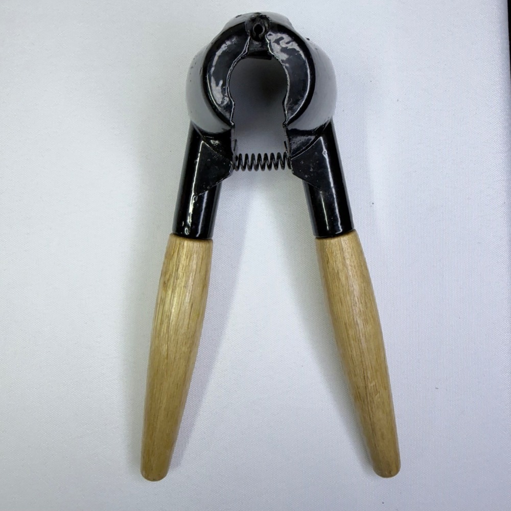 Metal Wood Nutcracker Spring Loaded‎ Manual